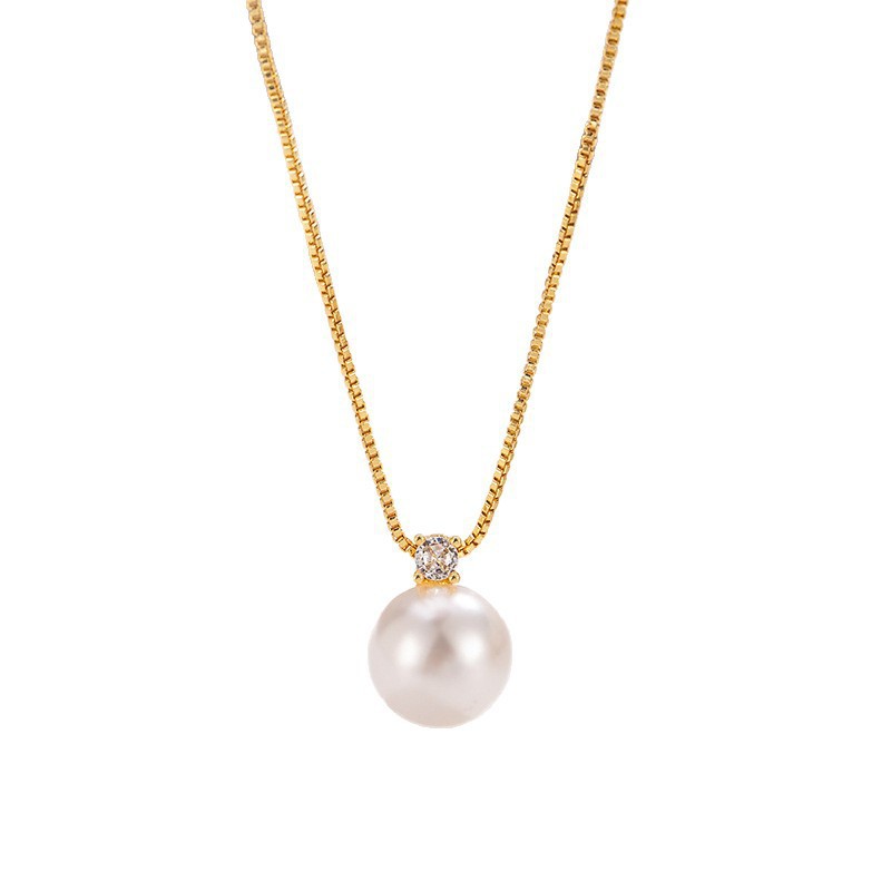 Pearl Pendant Necklace